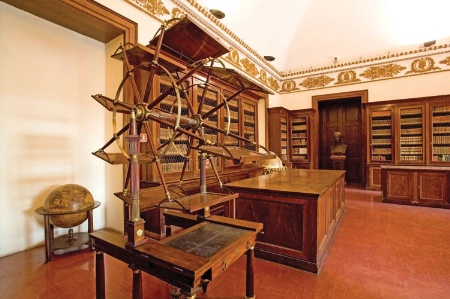Room in Naples library