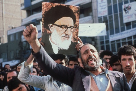 Crowd of Iranian protestors
