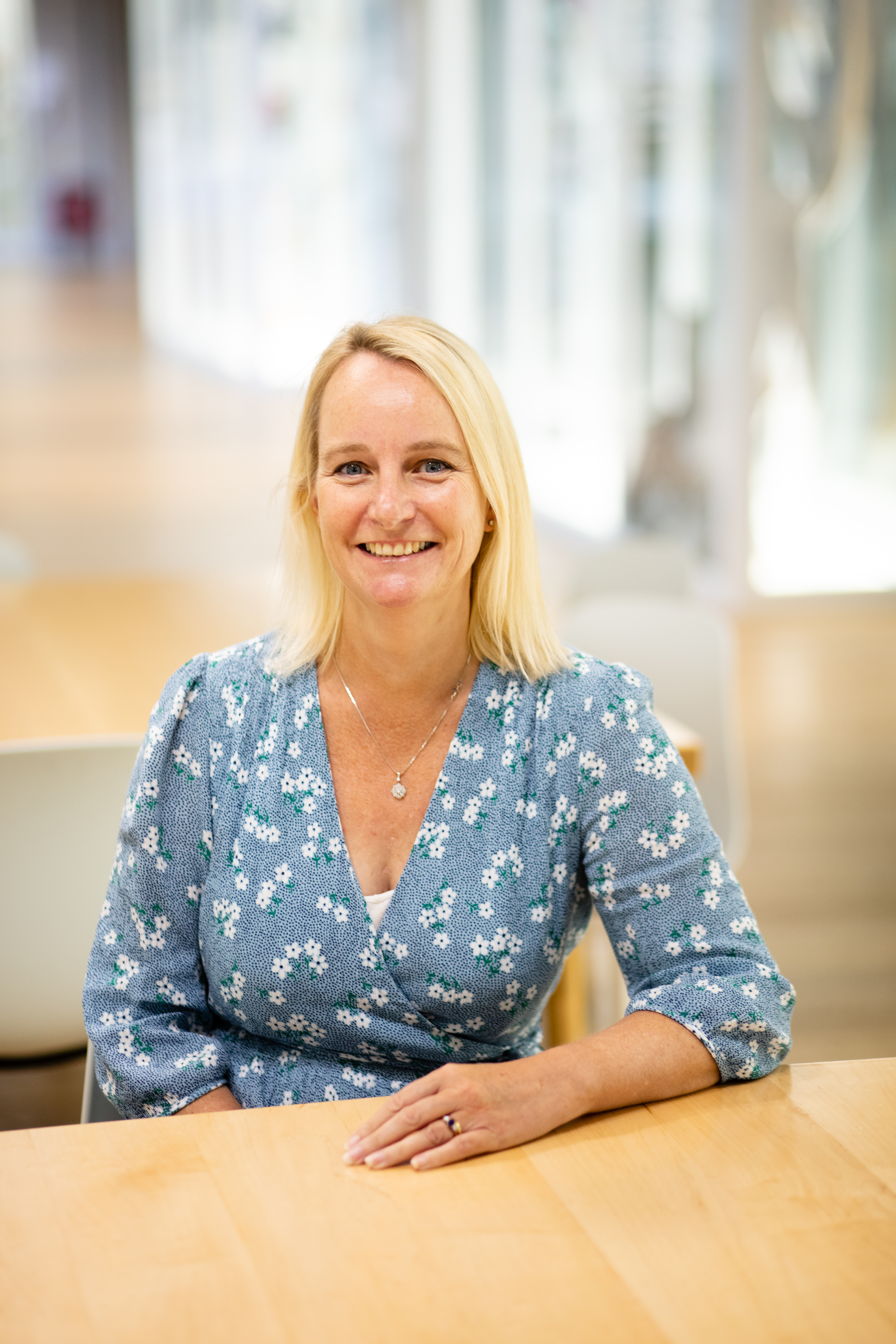 Julia Barnes's avatar