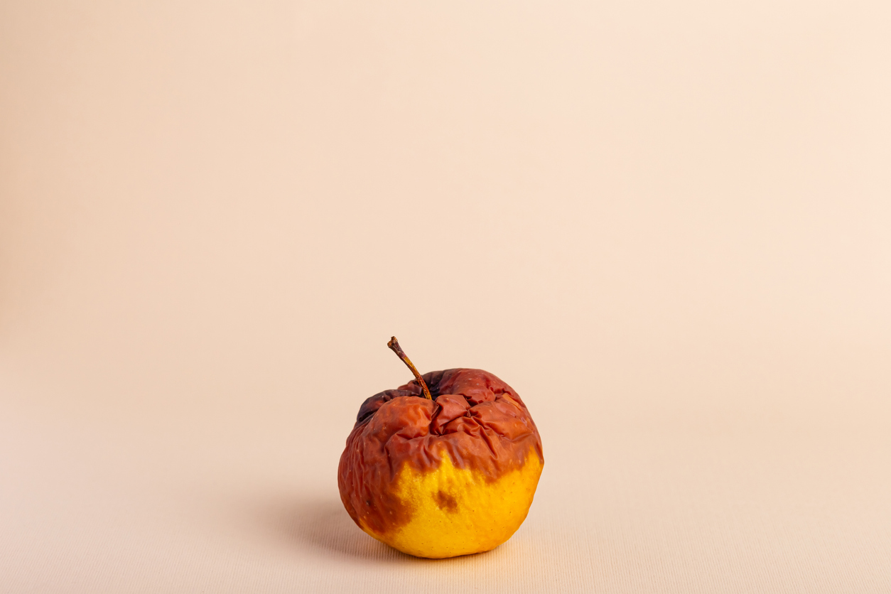 Rotten apple