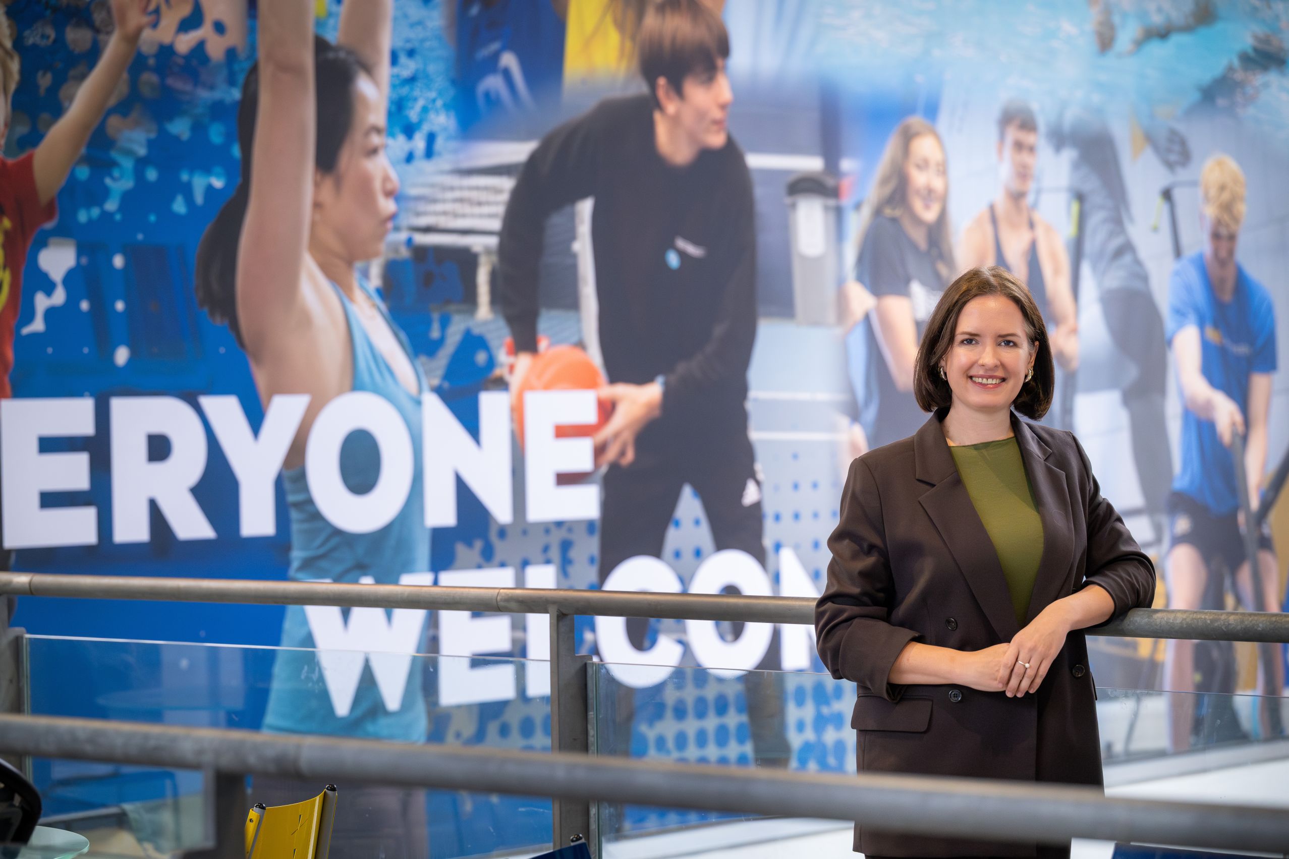 31102-0018-2555x1704