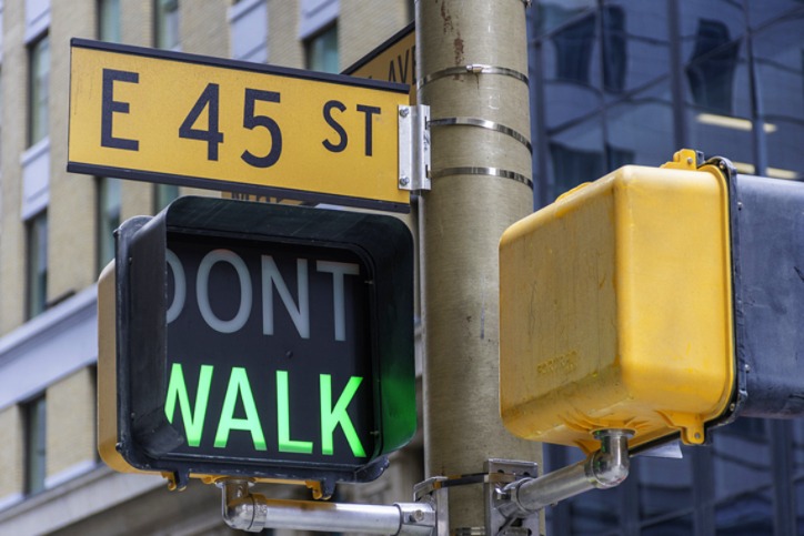 Crossing lights with walk/don't walk options