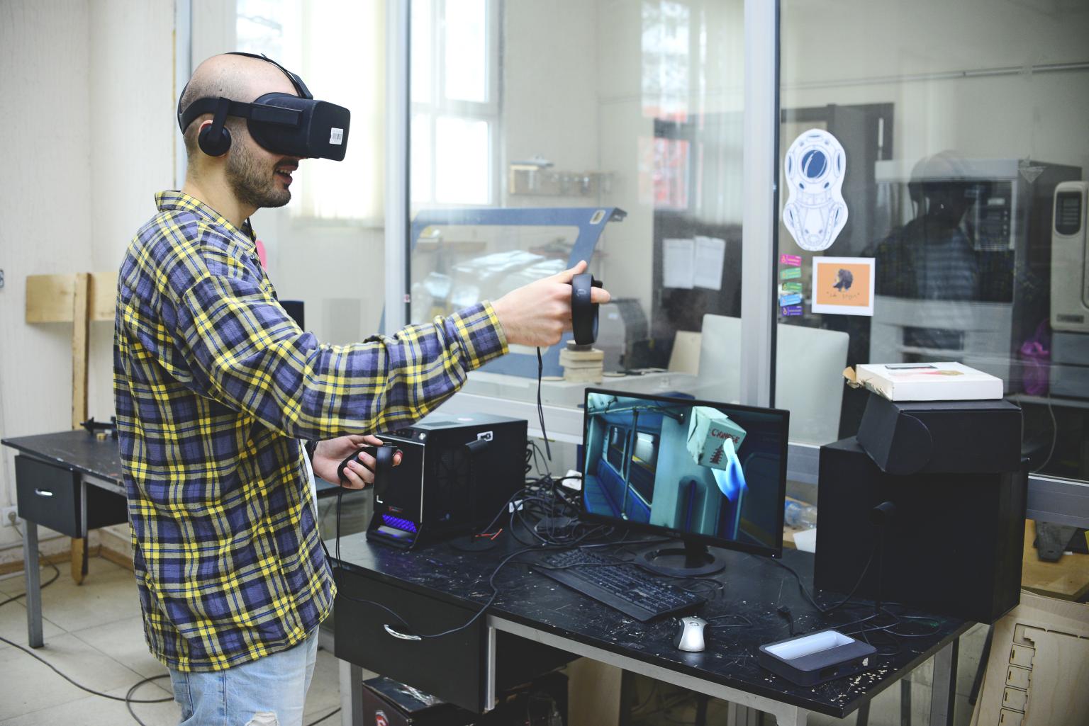 ფაბლაბ ილიაუნი(1)