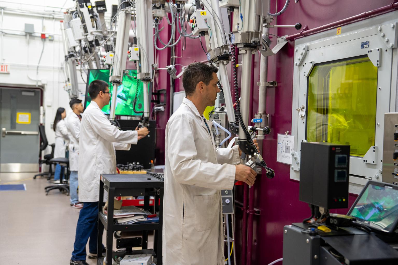 McMaster Nuclear lab_5.jpg