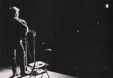 Bob Dylan singing live on stage
