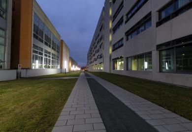 Campus der Technischen Universität Chemnitz am Abend