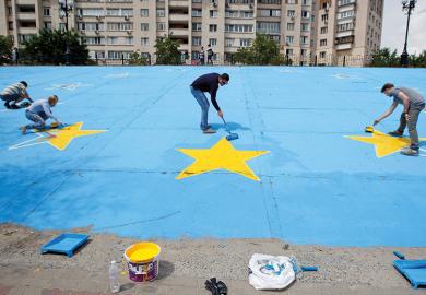 painting giant EU flag on ground
