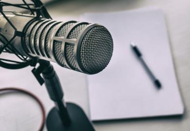 Microphone and notebook 