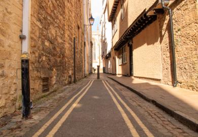 A narrow alley in Oxford, symbolising widening participation