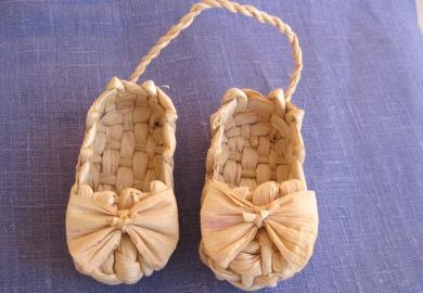Joined sandals, symboling merger