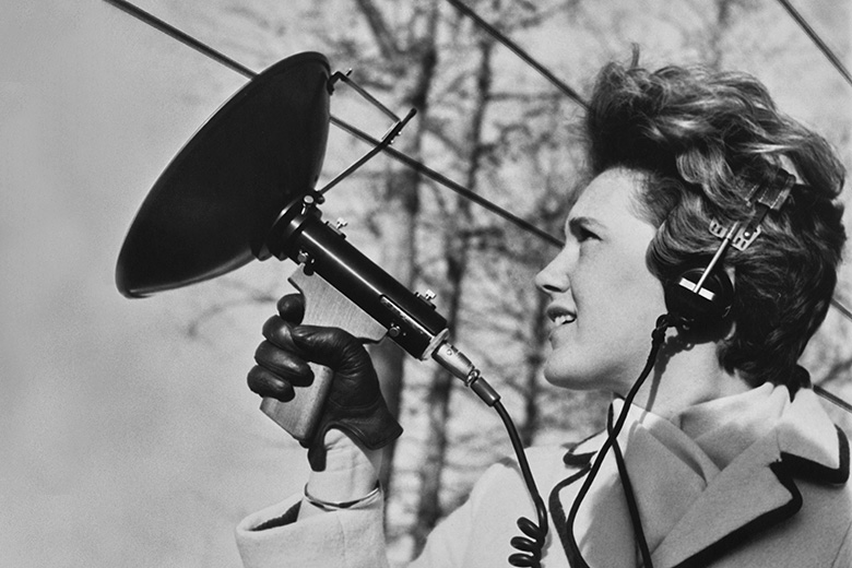 American Bell Telephone Labs engineer Betty Jane Fleming demonstrates an ultrasonic device, developed by Bell Labs, for locating breaks in aerial telephone cables from the ground, at Bell Telephone Laboratories in Murray Hill, New Jersey, 1968.