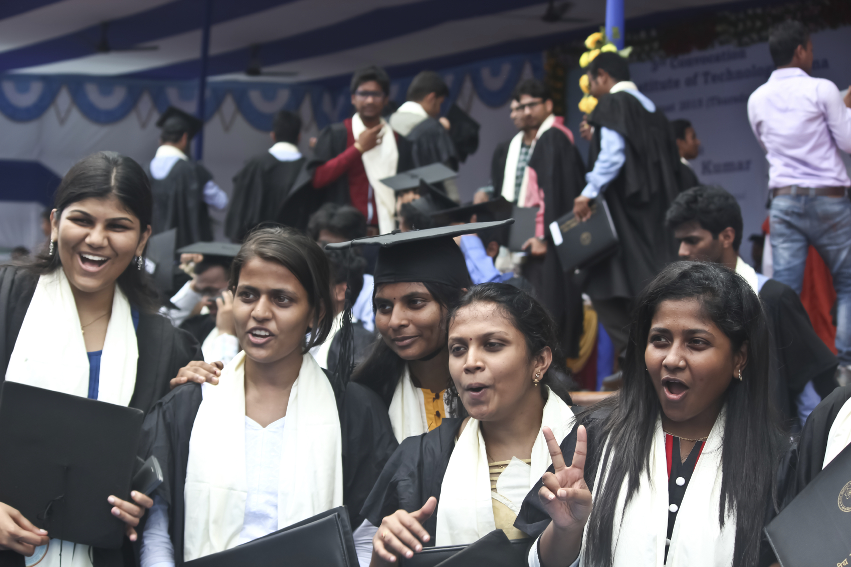 95 Indian Graduation With Parents Stock Photos, High-Res Pictures, and  Images - Getty Images