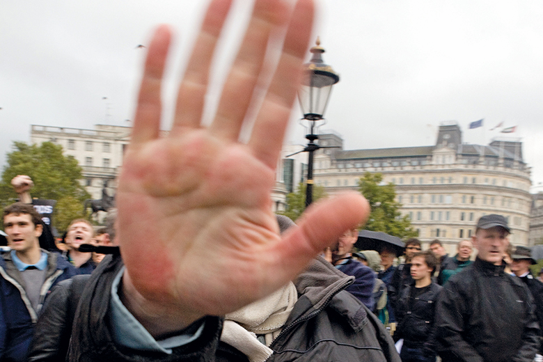 Publicity without scrutiny: journals’ media embargoes under fire | THE News