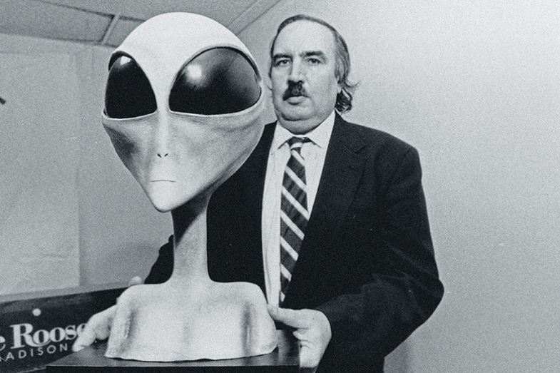 Giant alien head Giant alien head