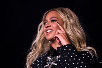 Beyonce set up university scholarships Beyonce university fees