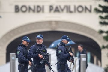 Police patrol outside Bondi Pavilion during a wreath laying ceremony attended by Israeli President Isaac Herzog for the victims of the Bondi shooting, 9 February, 2026.