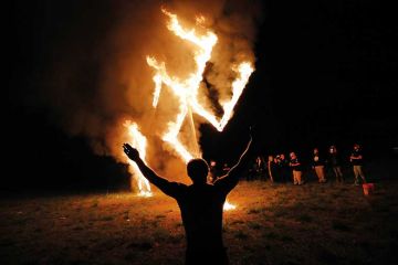 burning-swastika burning-swastika