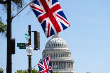 Union Jack flags flying near the US Capitol, illustrating that a record number of US students have applied to study undergraduate degrees in the UK Union Jack flags flying near the US Capitol, illustrating that a record number of US students have applied to study undergraduate degrees in the UK