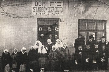 The Jewish old age home in Chelm, 1918