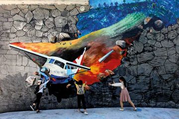 china-plane-mural