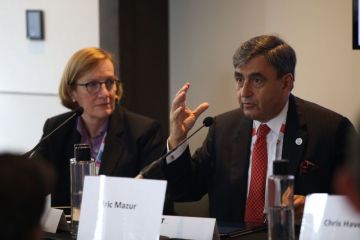 Eric Mazur speaks at the World Academic Summit