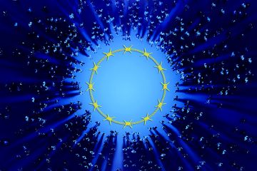 Crowd circling around the stars of the EU flag depicted as barbed wire. To illustrate whether the next Horizon Europe will be anything non-EU states want to join.