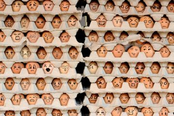 Faces on eggs