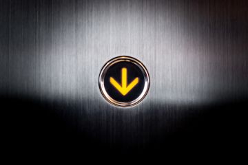 Going down button in lift