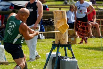 Axeman in a wood chopping competition