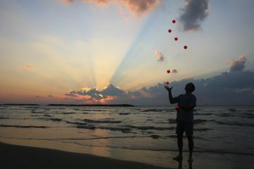New appointee Richard Budd reflects on the pitfalls and pleasures of starting a new academic job ecr chat PhD first job juggling careers