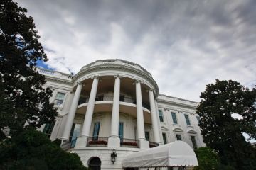 Storm clouds over the White House Storm clouds over the White House