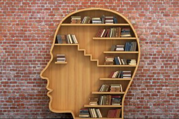 Books on head-shaped shelving Books on head-shaped shelving