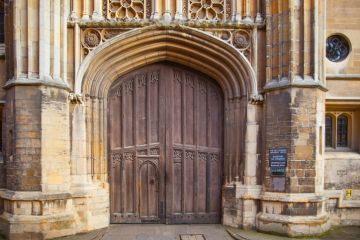 The closed gate of King's College, Cambridge The closed gate of King's College, Cambridge, symbolising university access