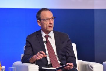 Lino Guzzella speaks at the World Academic Summit