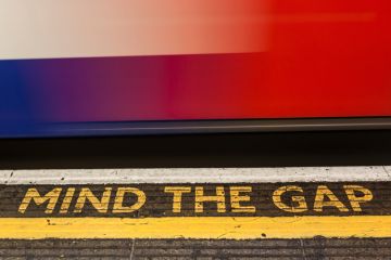 London Underground 'Mind the gap' sign