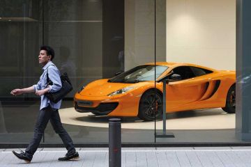 mclaren-car-shop-window