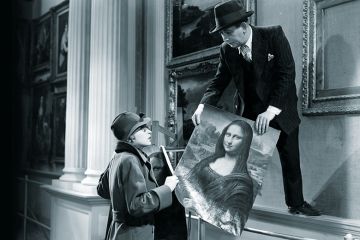 1940s-style woman and man holding the Mona Lisa 