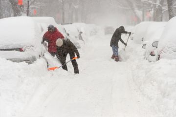 Montreal, CA - 15 March 2017 Powerful snow storm Stella pounds Montreal and leaves up to 60cm of snow. Montreal, CA - 15 March 2017 Powerful snow storm Stella pounds Montreal and leaves up to 60cm of snow.