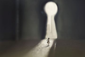 Walking through keyhole