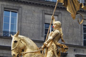 Gold statue Gold statue