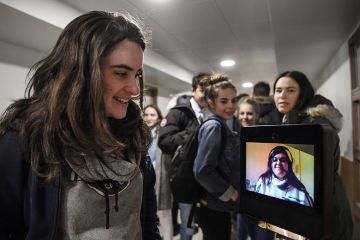 Video phonecall Video phonecall