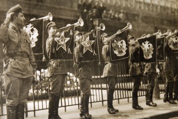 Soldiers performing fanfare, Red Square, Moscow, 1925