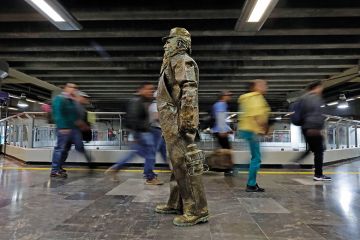 Living statue Living statue