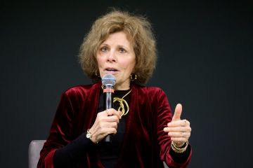 Nadine Strossen speaking at the 2025 Dialogues for Democracy at the Rob and Melani Walton Center for Planetary Health in Tempe, Arizona. Nadine Strossen speaking at the 2025 Dialogues for Democracy at the Rob and Melani Walton Center for Planetary Health in Tempe, Arizona.
