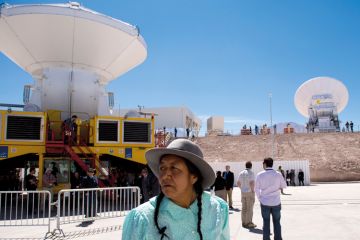 ALMA (Atacama Large Millimeter/submillimeter Array) project radio telescope antennas ALMA (Atacama Large Millimeter/submillimeter Array) project radio telescope antennas