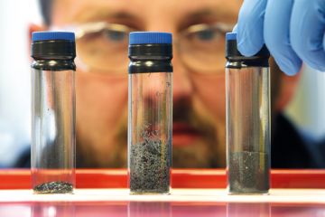 Graphene development from graphite