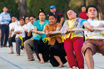 Vietnam, Dien Bien Phu, tug of war game to illustrate Vietnam frustrating German transplant