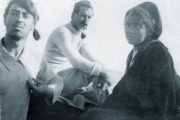 Walter Reeve, Harold Oakeshott and Grace Oakeshott