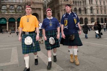 Scotland fans sightseeing in Milan Scotland fans do a spot of sightseeing in Milan to illustrate Funding cut threats ‘won’t settle’ Italy’s long lettori dispute