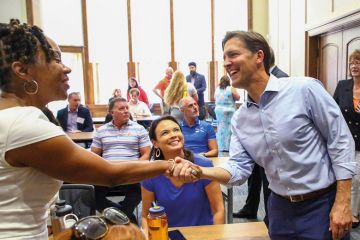 Erica McCray, associate dean meets Ben Sasse, president of the University of Florida Erica McCray, associate dean meets Ben Sasse, president of the University of Florida to illustrate Ben Sasse wins over Florida faculty with moderation and money